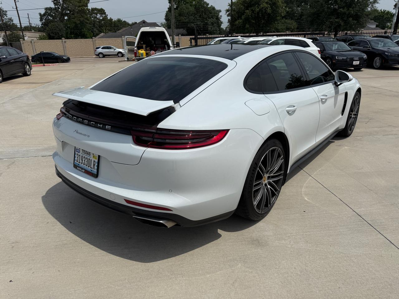 Porsche Panamera 4 AWD 2017