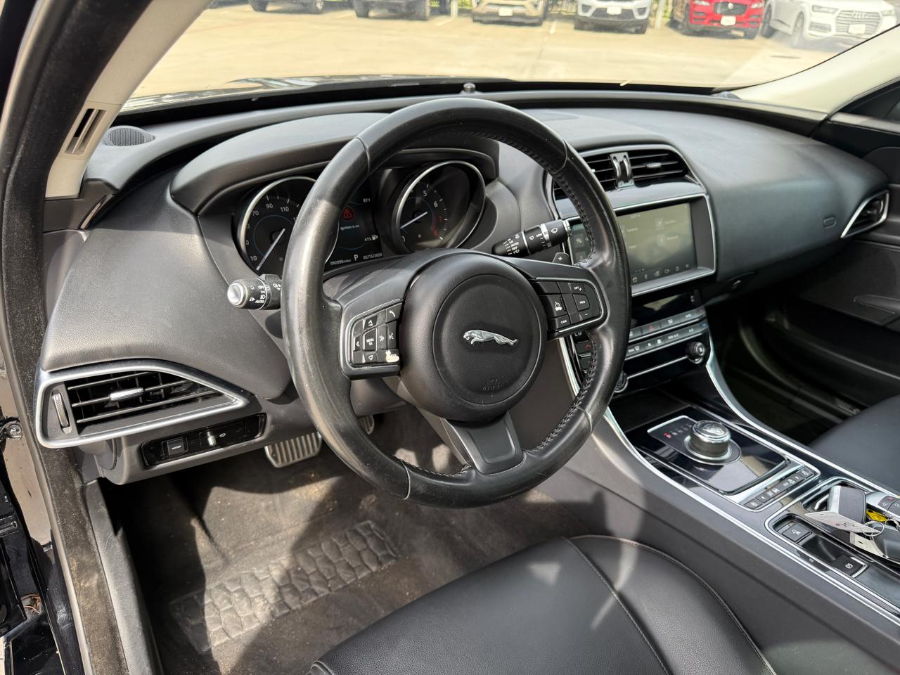 Jaguar XE 25t 2019