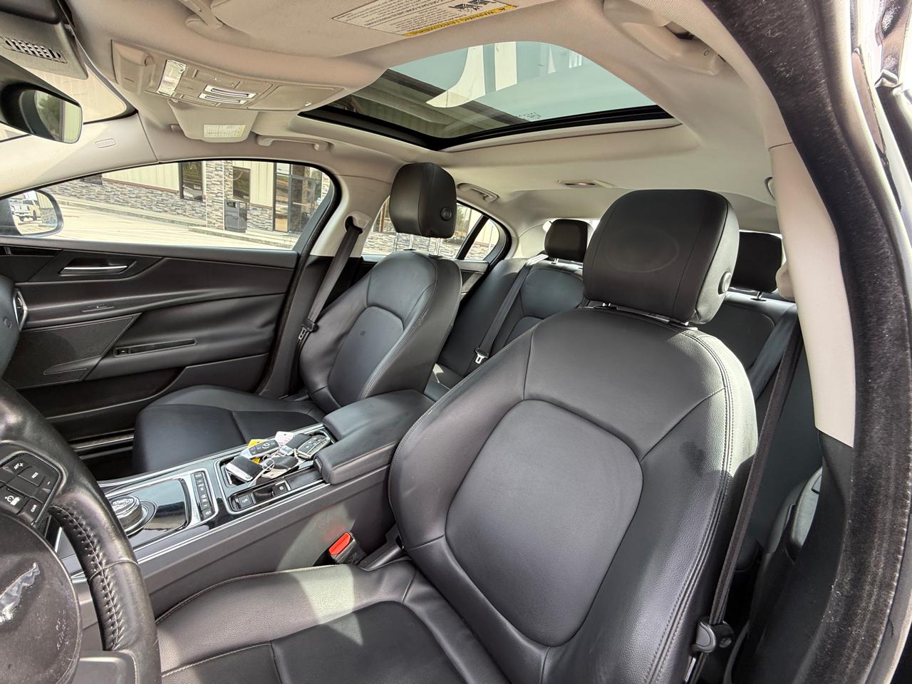 Jaguar XE 25t 2019