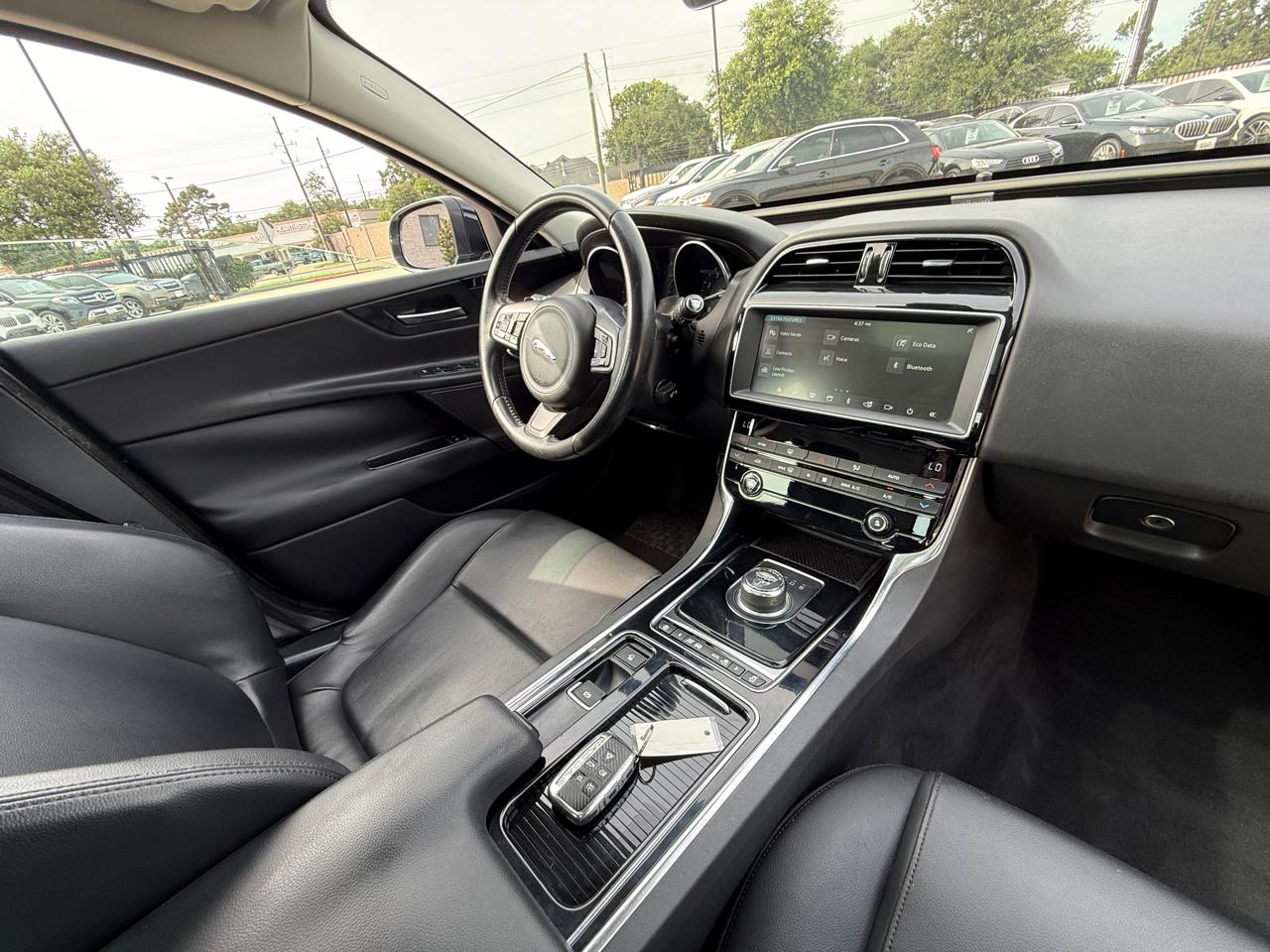 Jaguar XE 25t 2019