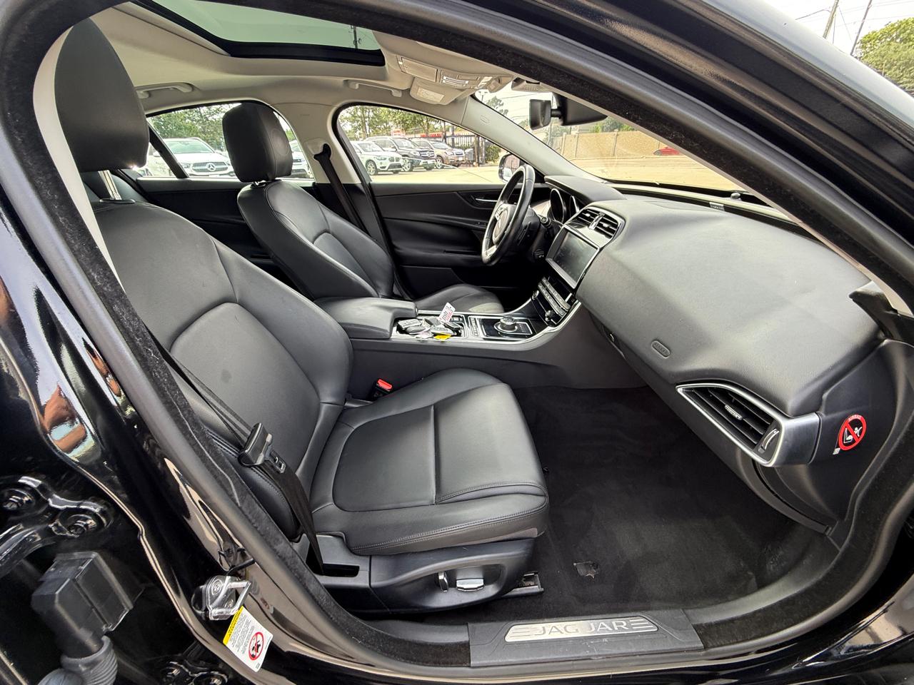 Jaguar XE 25t 2019