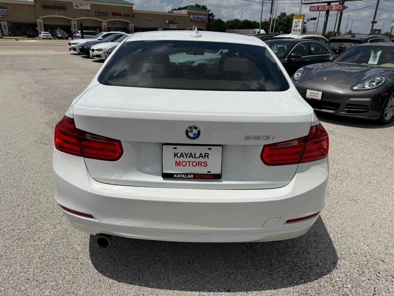 BMW 3-Series 320i Sedan 2015