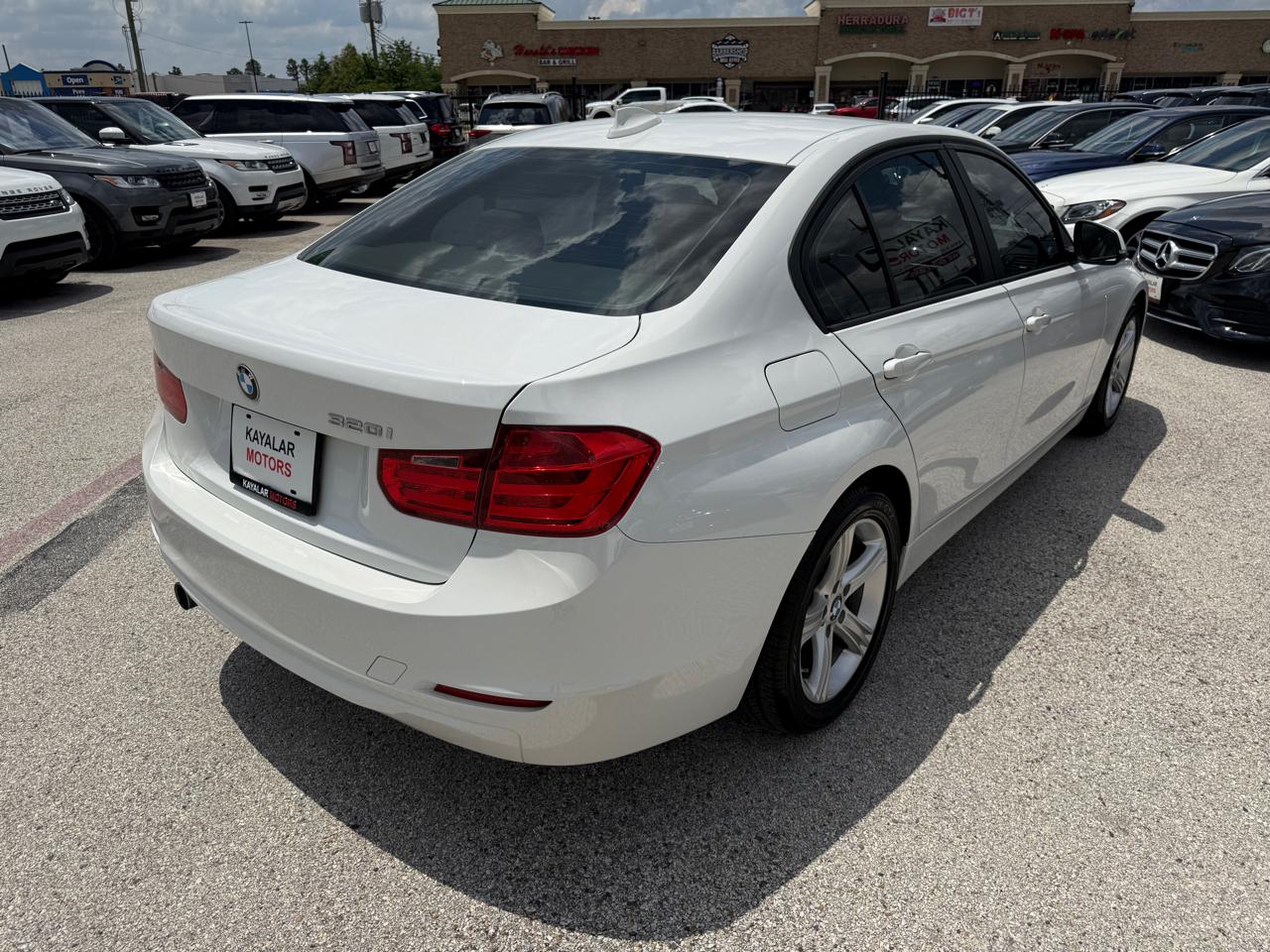 BMW 3-Series 320i Sedan 2015