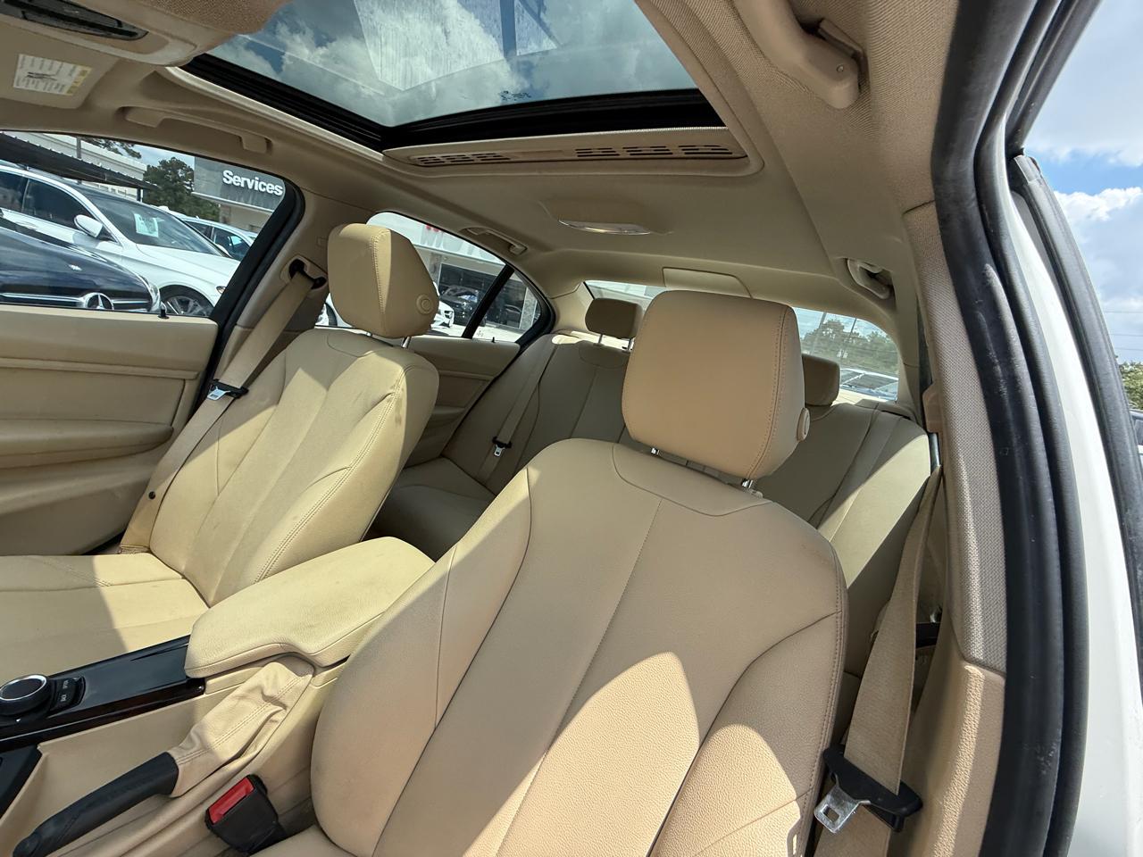 BMW 3-Series 320i Sedan 2015