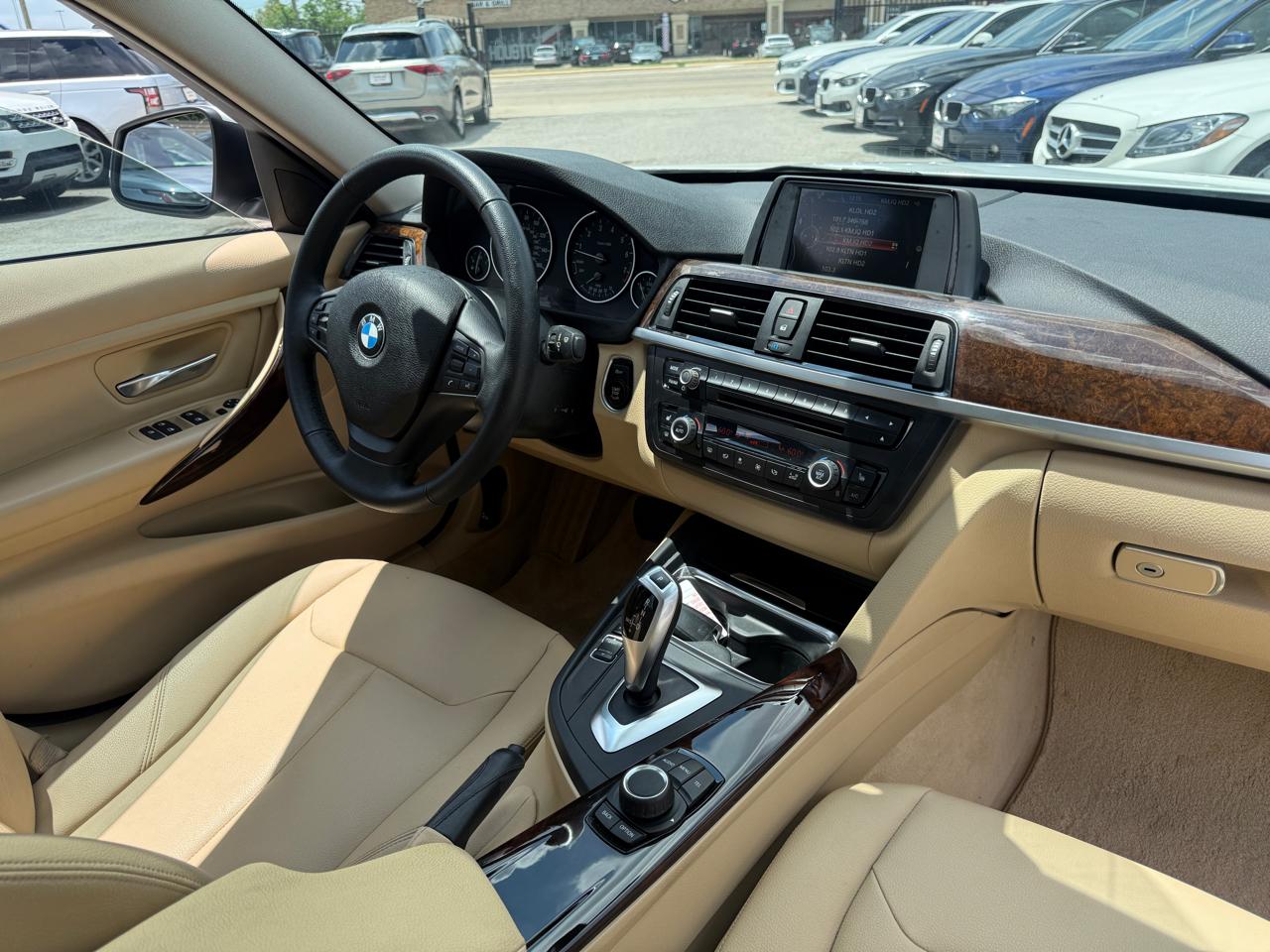 BMW 3-Series 320i Sedan 2015