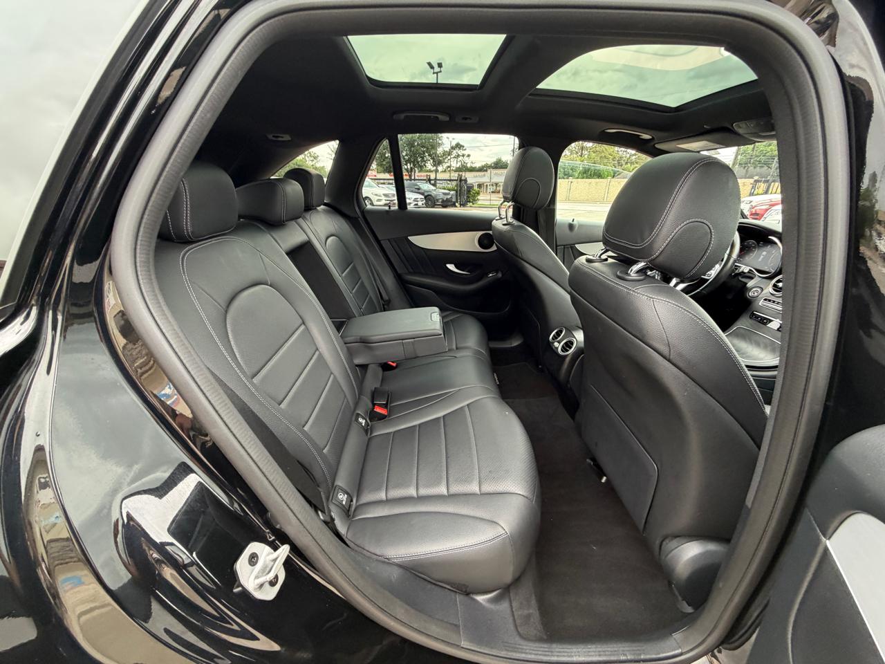 Mercedes-Benz GLC-Class GLC300 2022