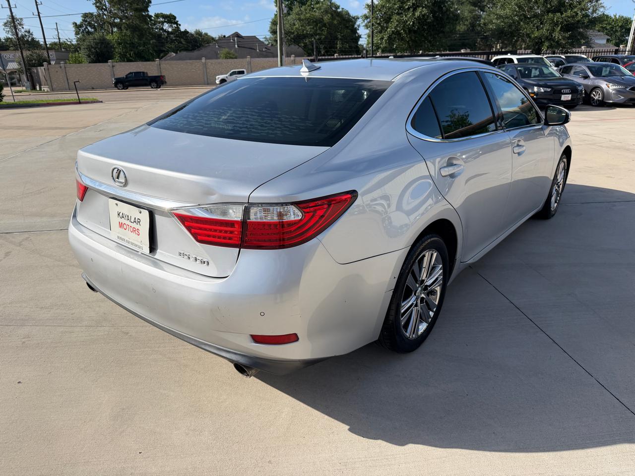 Lexus ES 350 Sedan 2013