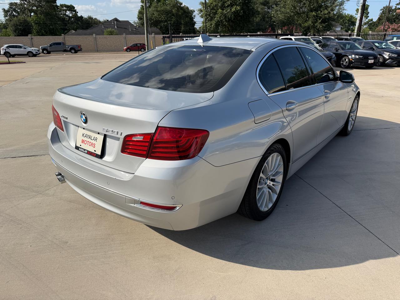 BMW 5-Series 528i xDrive 2015