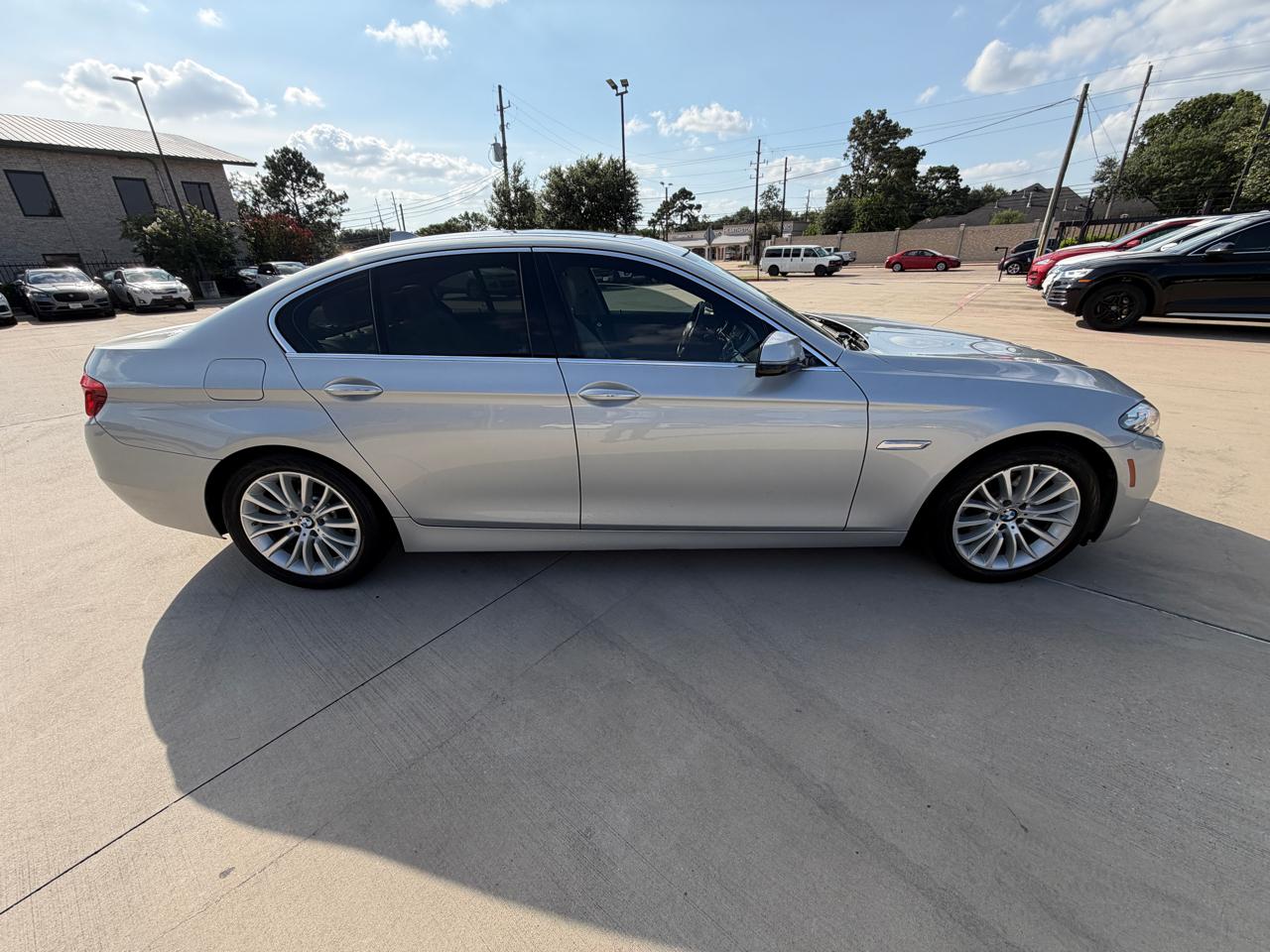 BMW 5-Series 528i xDrive 2015