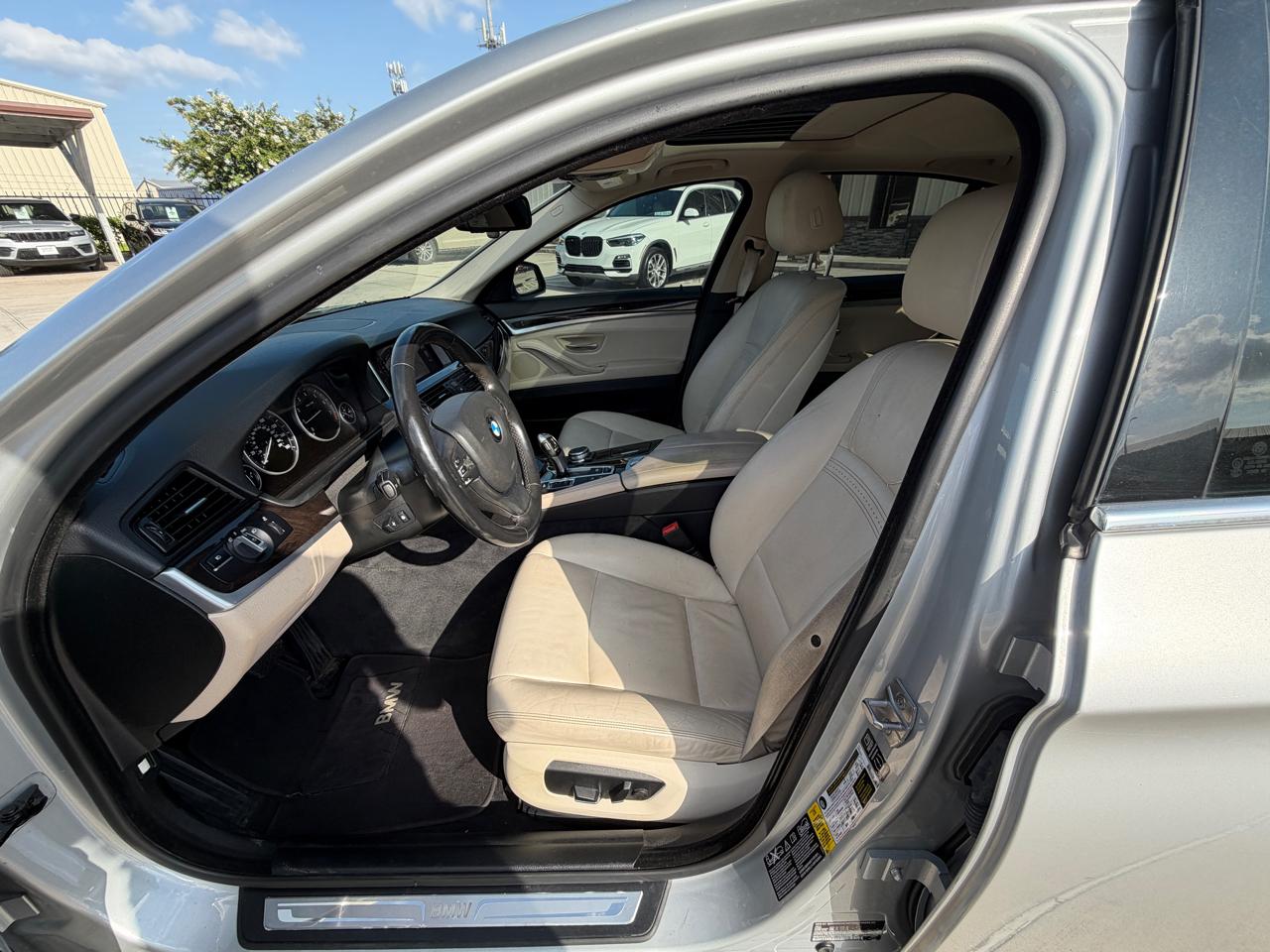 BMW 5-Series 528i xDrive 2015