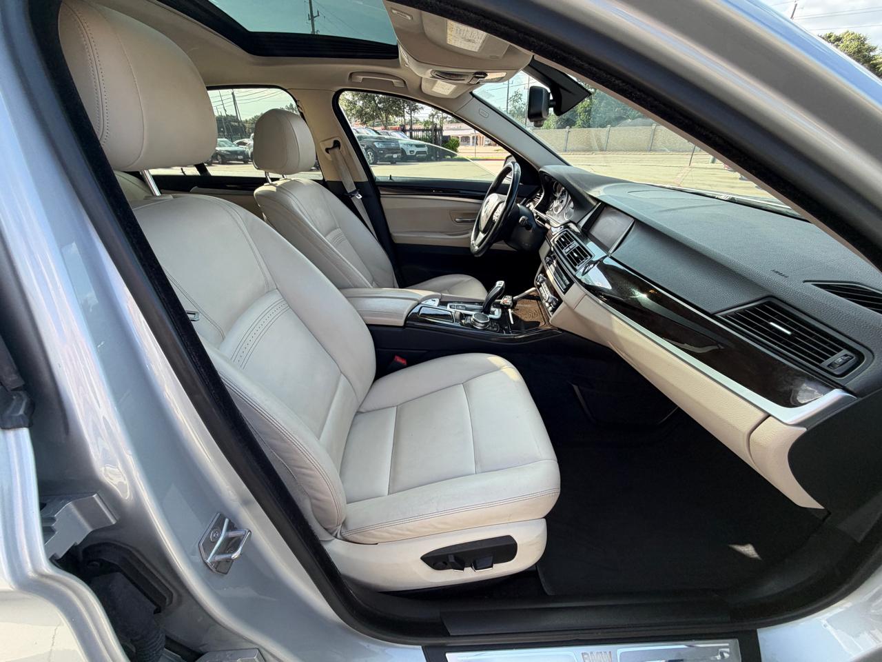 BMW 5-Series 528i xDrive 2015