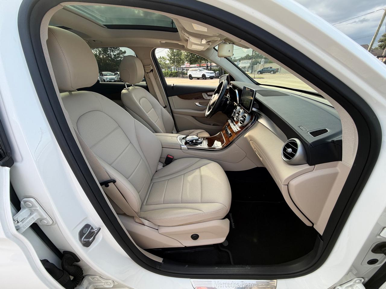 Mercedes-Benz GLC-Class GLC300 2016
