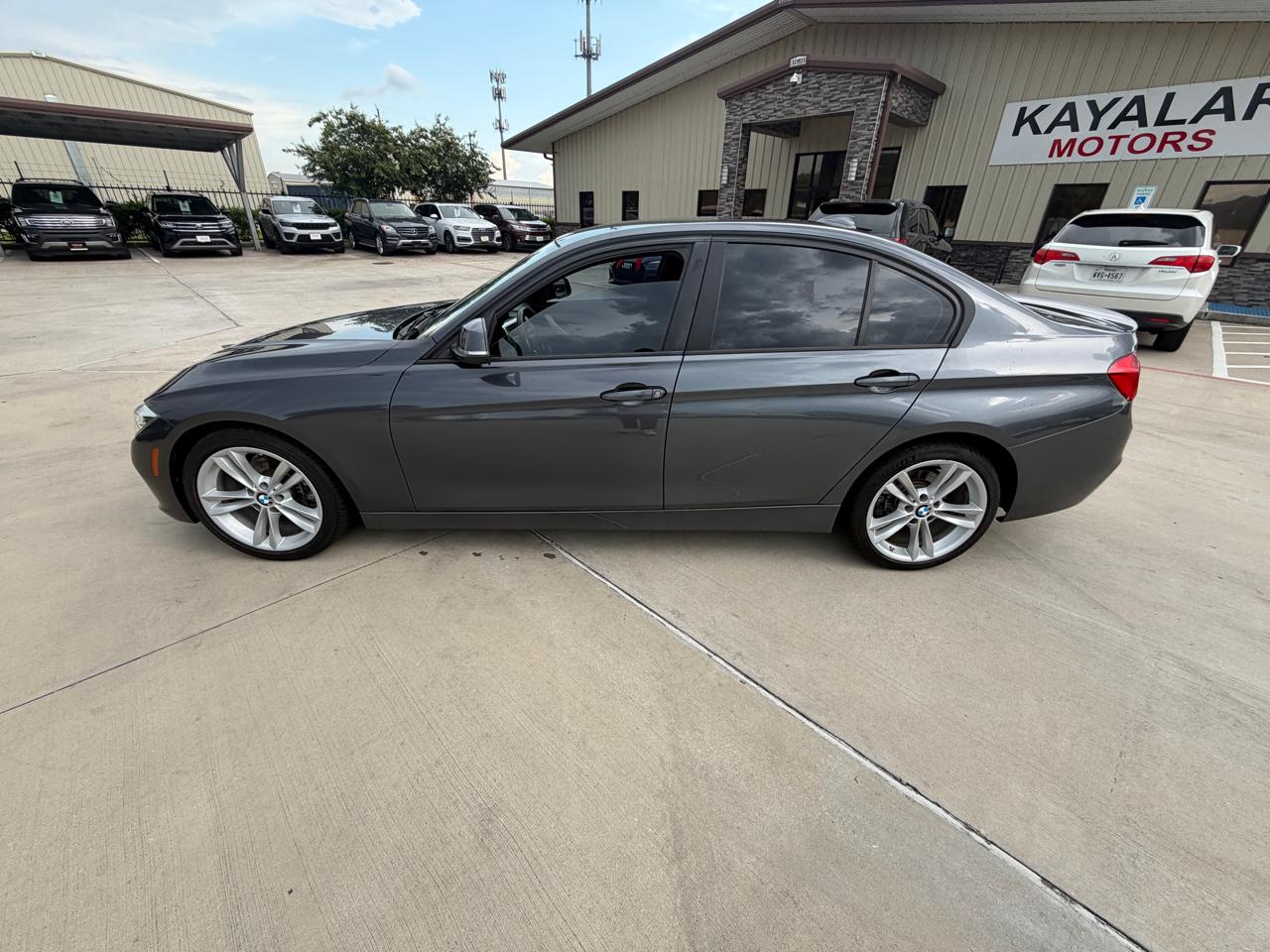 BMW 3-Series 320i Sedan 2016