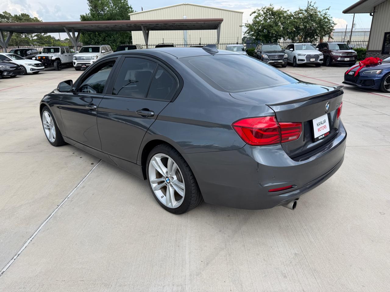 BMW 3-Series 320i Sedan 2016