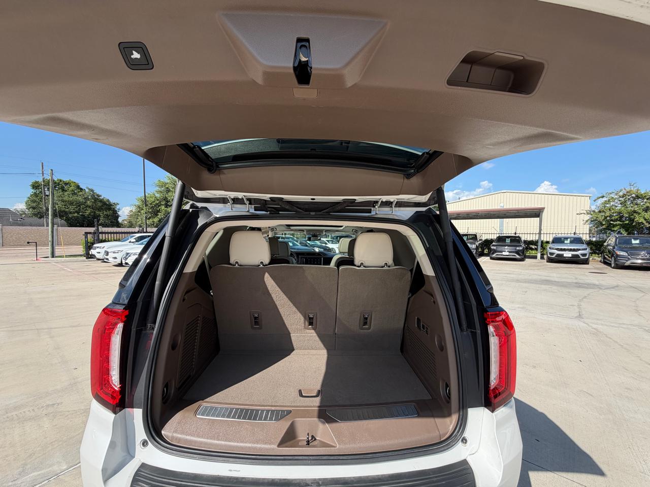 GMC Yukon 4WD 4dr Denali 2021