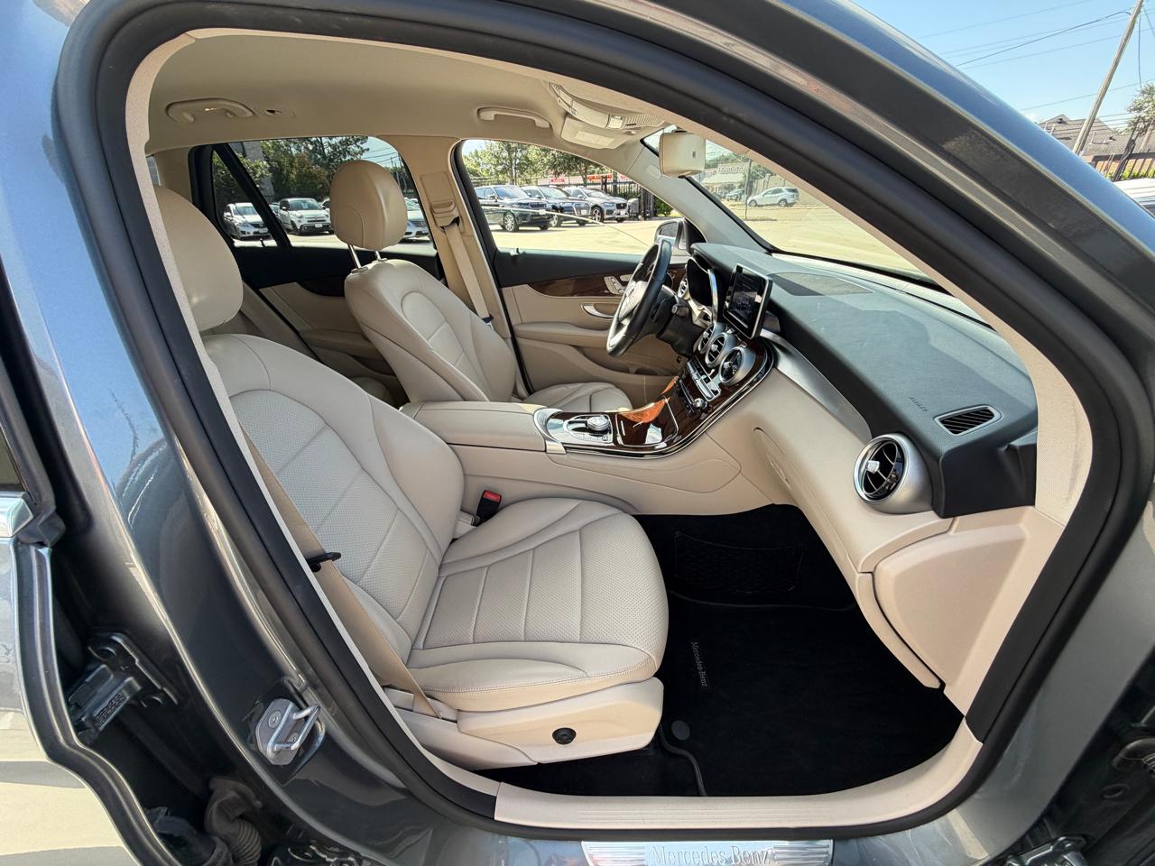 Mercedes-Benz GLC GLC 300 SUV 2017