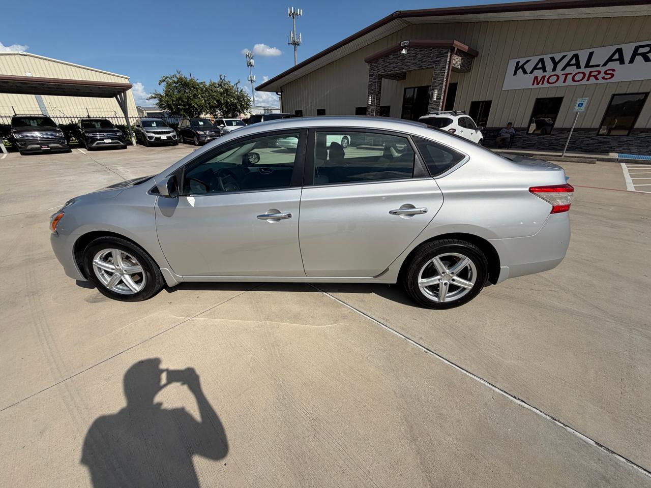 Nissan Sentra 4dr Sdn SE Auto 2015
