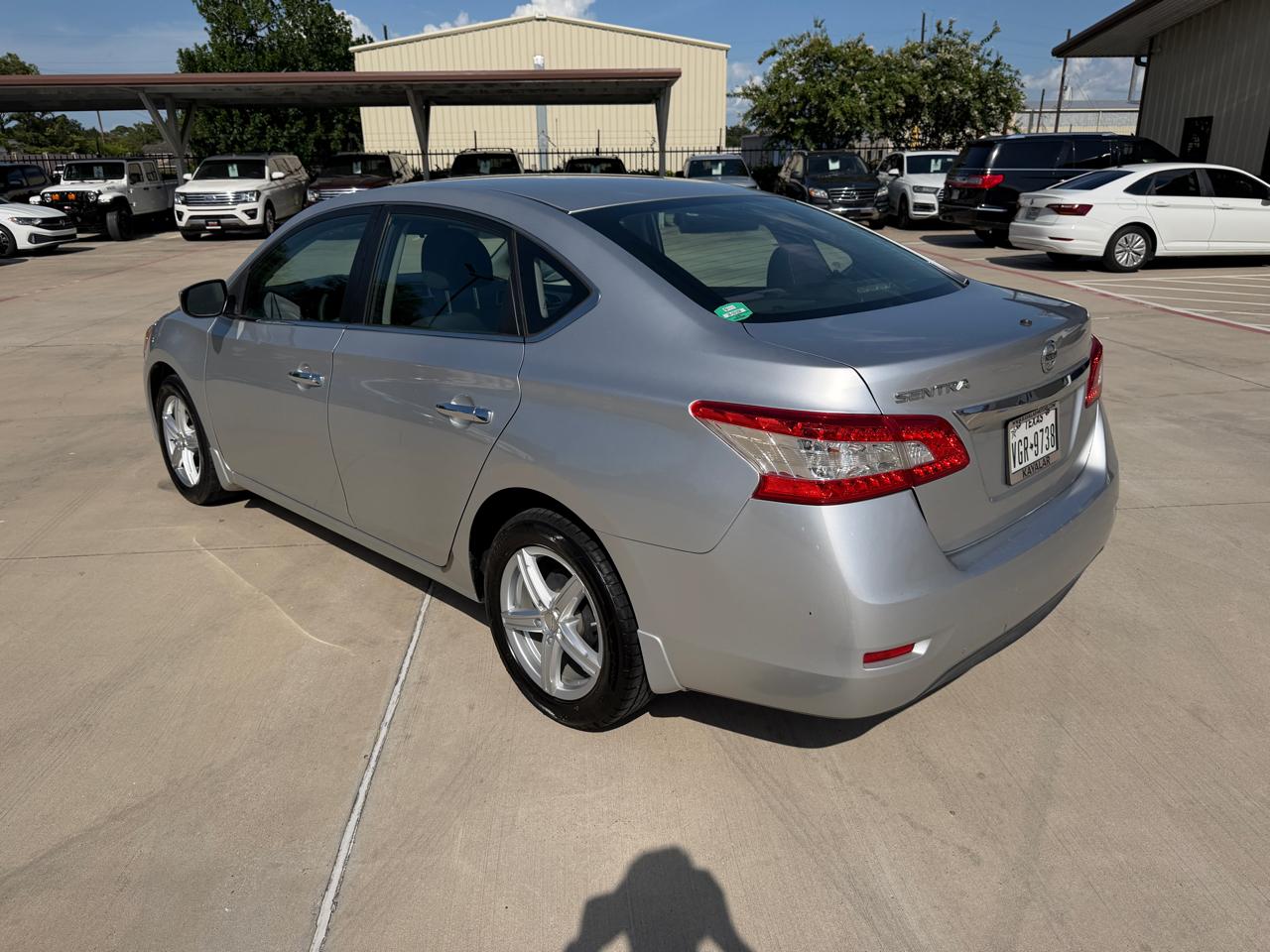 Nissan Sentra 4dr Sdn SE Auto 2015