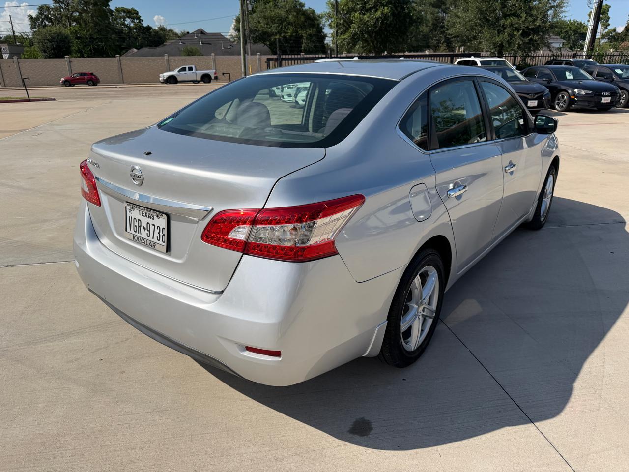 Nissan Sentra 4dr Sdn SE Auto 2015