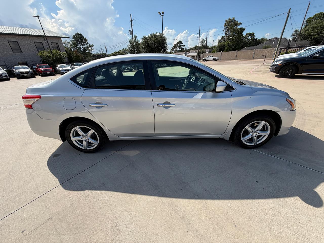 Nissan Sentra 4dr Sdn SE Auto 2015
