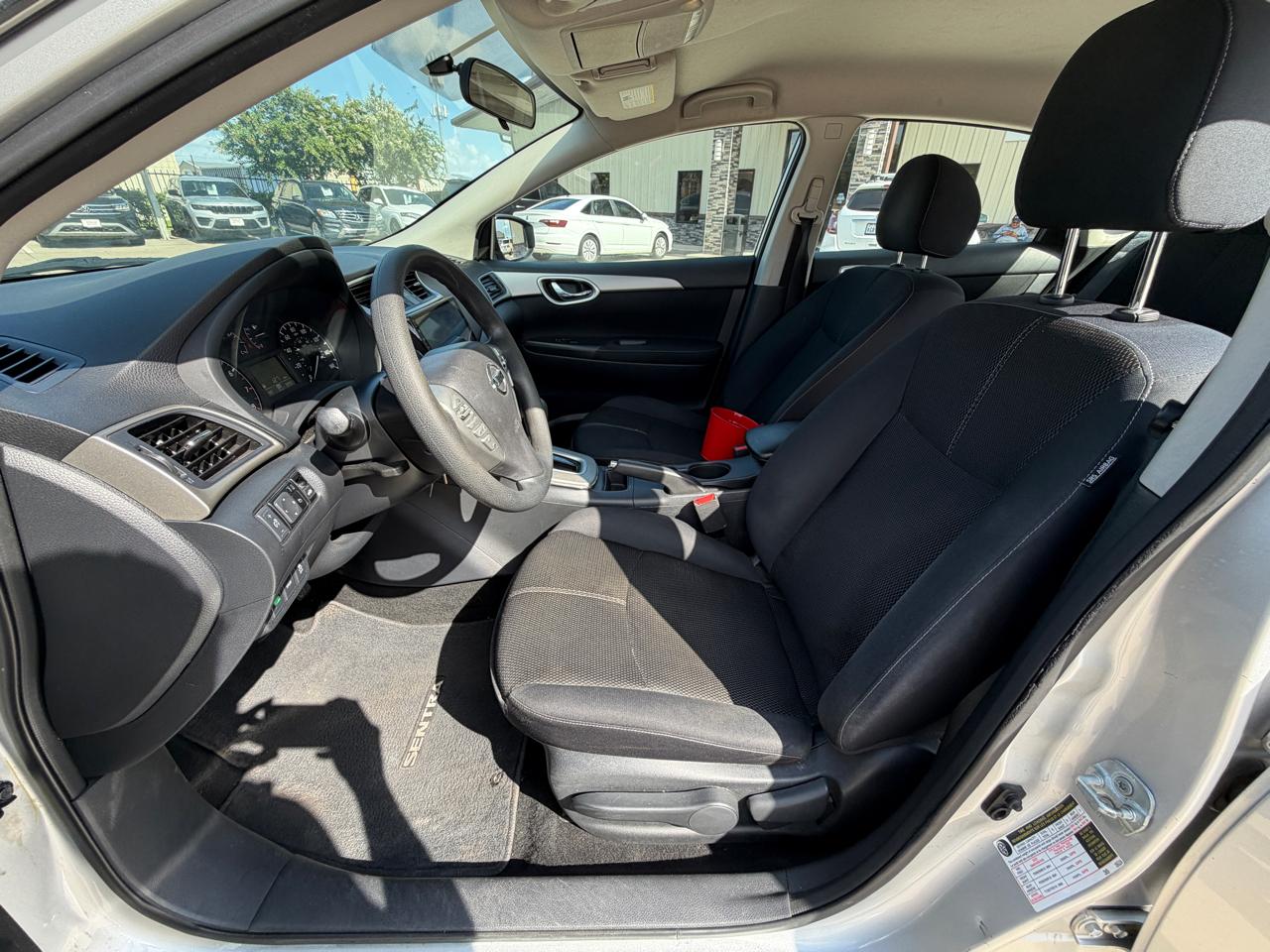 Nissan Sentra 4dr Sdn SE Auto 2015