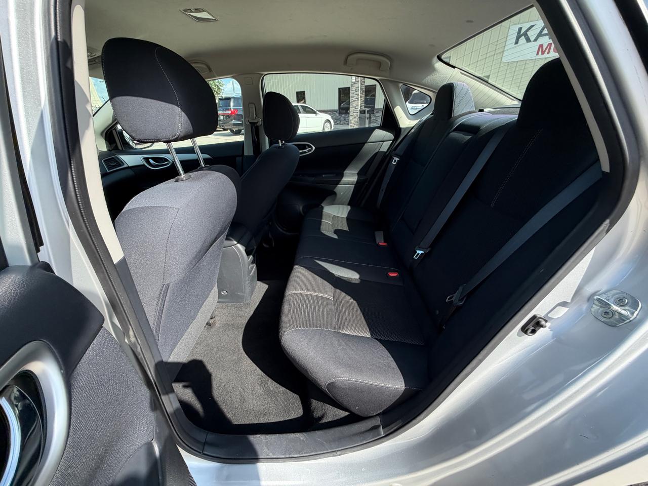Nissan Sentra 4dr Sdn SE Auto 2015