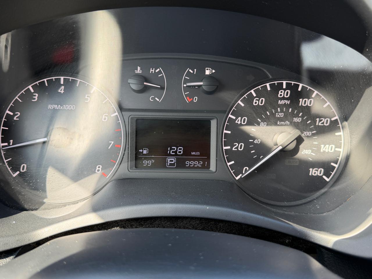 Nissan Sentra 4dr Sdn SE Auto 2015