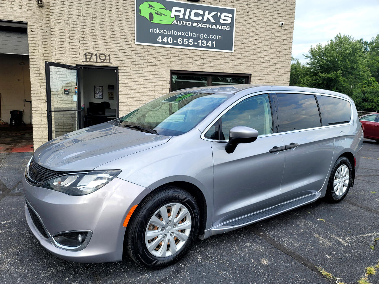 2020 Chrysler Voyager L