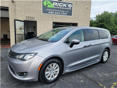 2020 Chrysler Voyager 