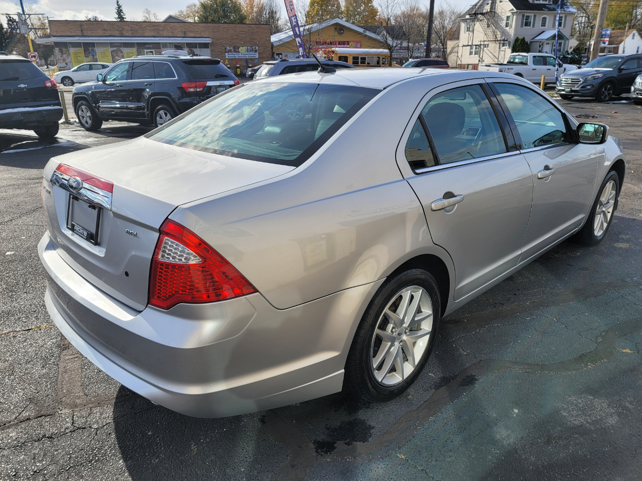 2011 Ford Fusion SEL photo 4