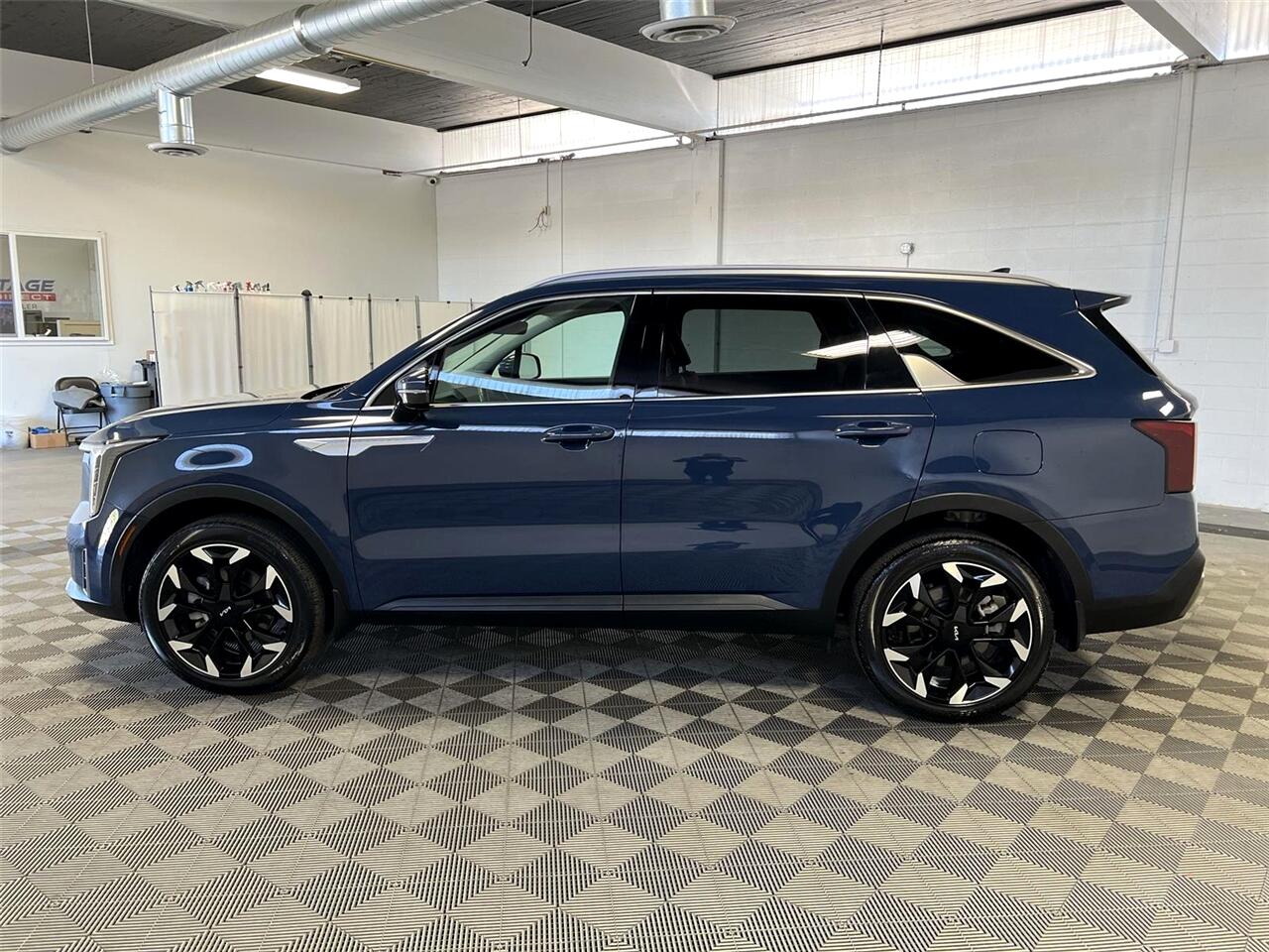 2024 Kia Sorento X-Line EX photo 3