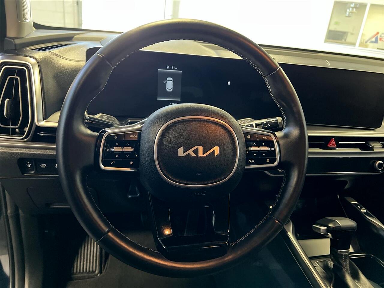 2024 Kia Sorento X-Line EX photo 12