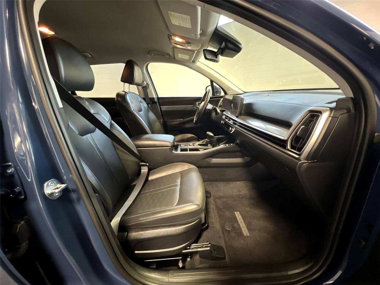 2024 Kia Sorento X-Line EX photo 22