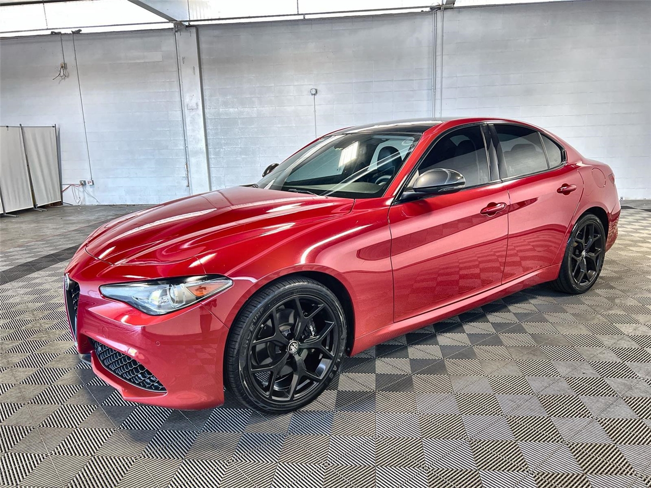 2019 Alfa Romeo Giulia Sport