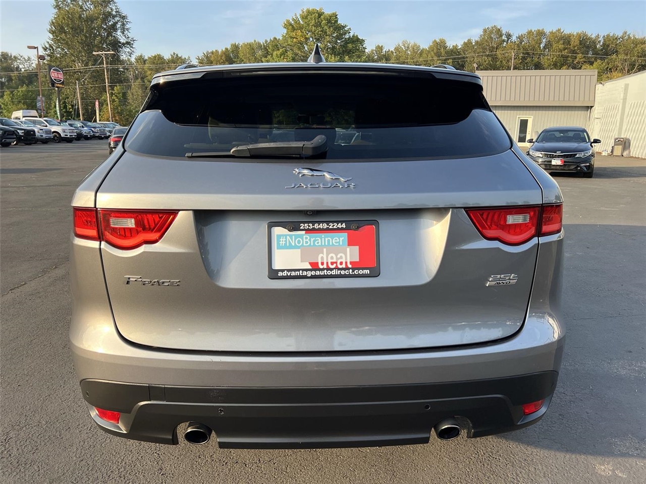 2020 Jaguar F-PACE Prestige photo 3