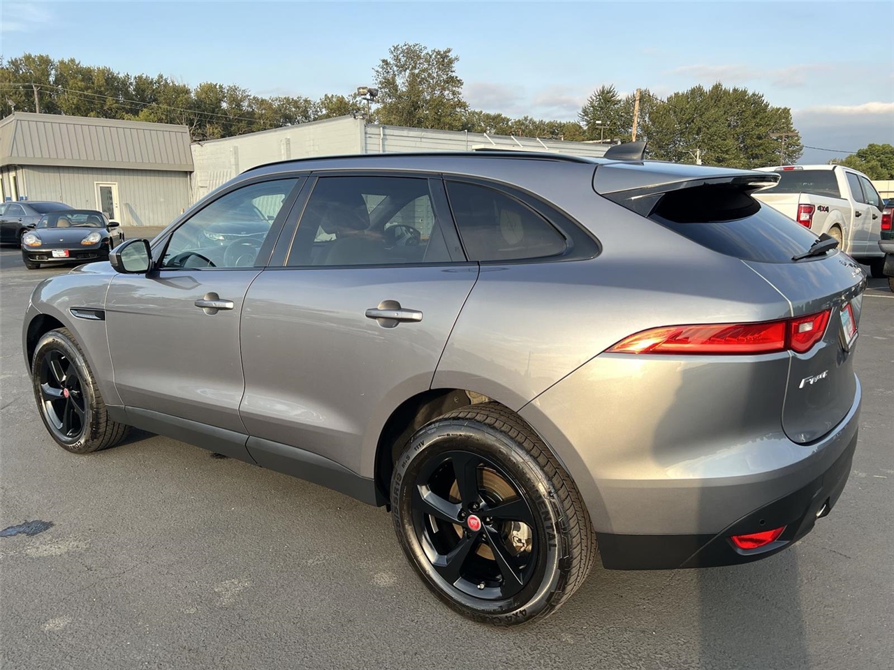 2020 Jaguar F-PACE Prestige photo 6