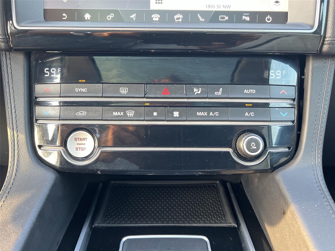 2020 Jaguar F-PACE Prestige photo 16