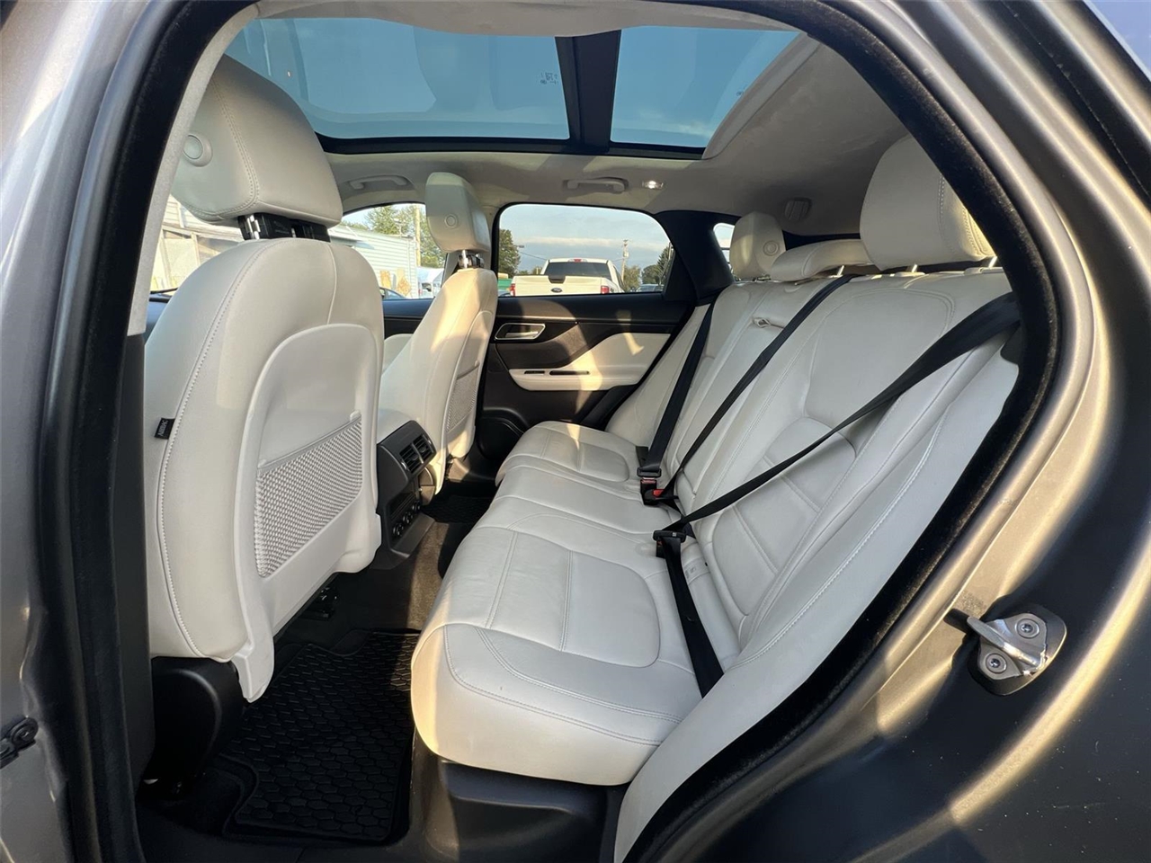 2020 Jaguar F-PACE Prestige photo 20