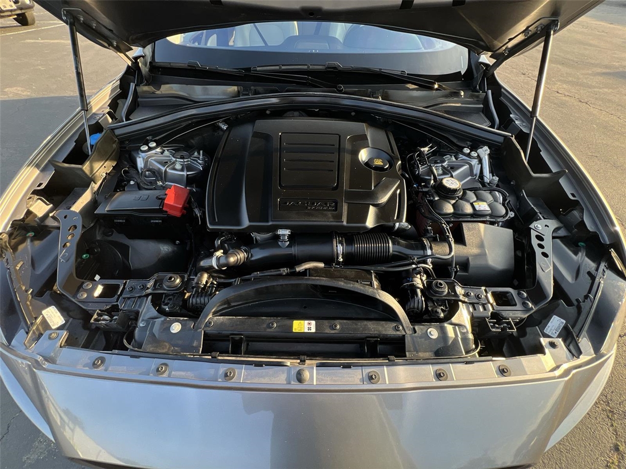 2020 Jaguar F-PACE Prestige photo 23
