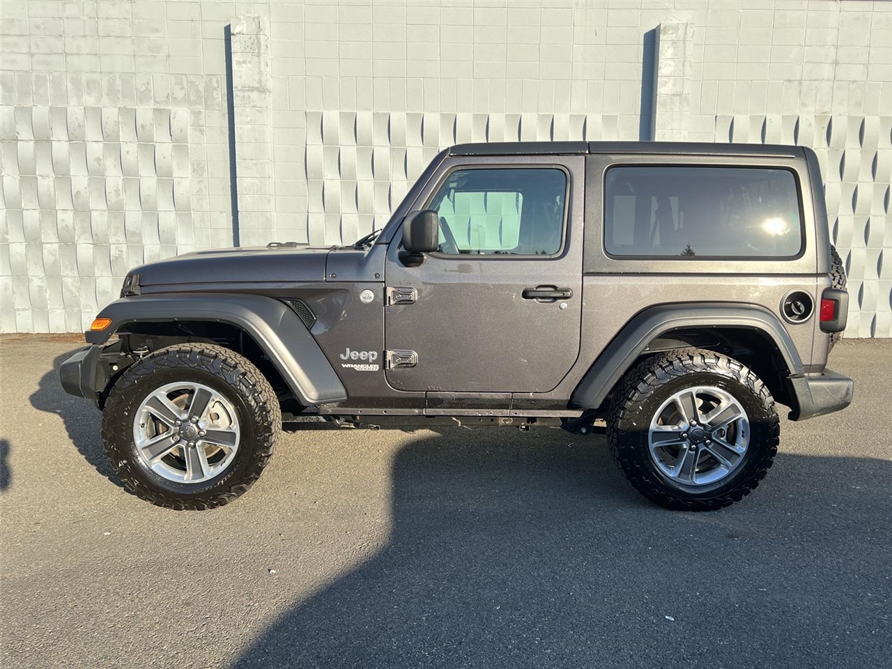 2020 Jeep Wrangler Sport S photo 3