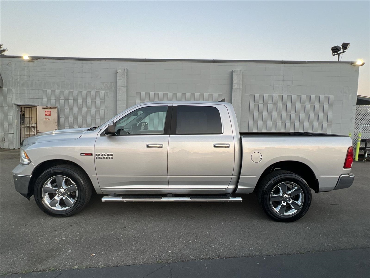 2015 Ram 1500 Big Horn photo 3