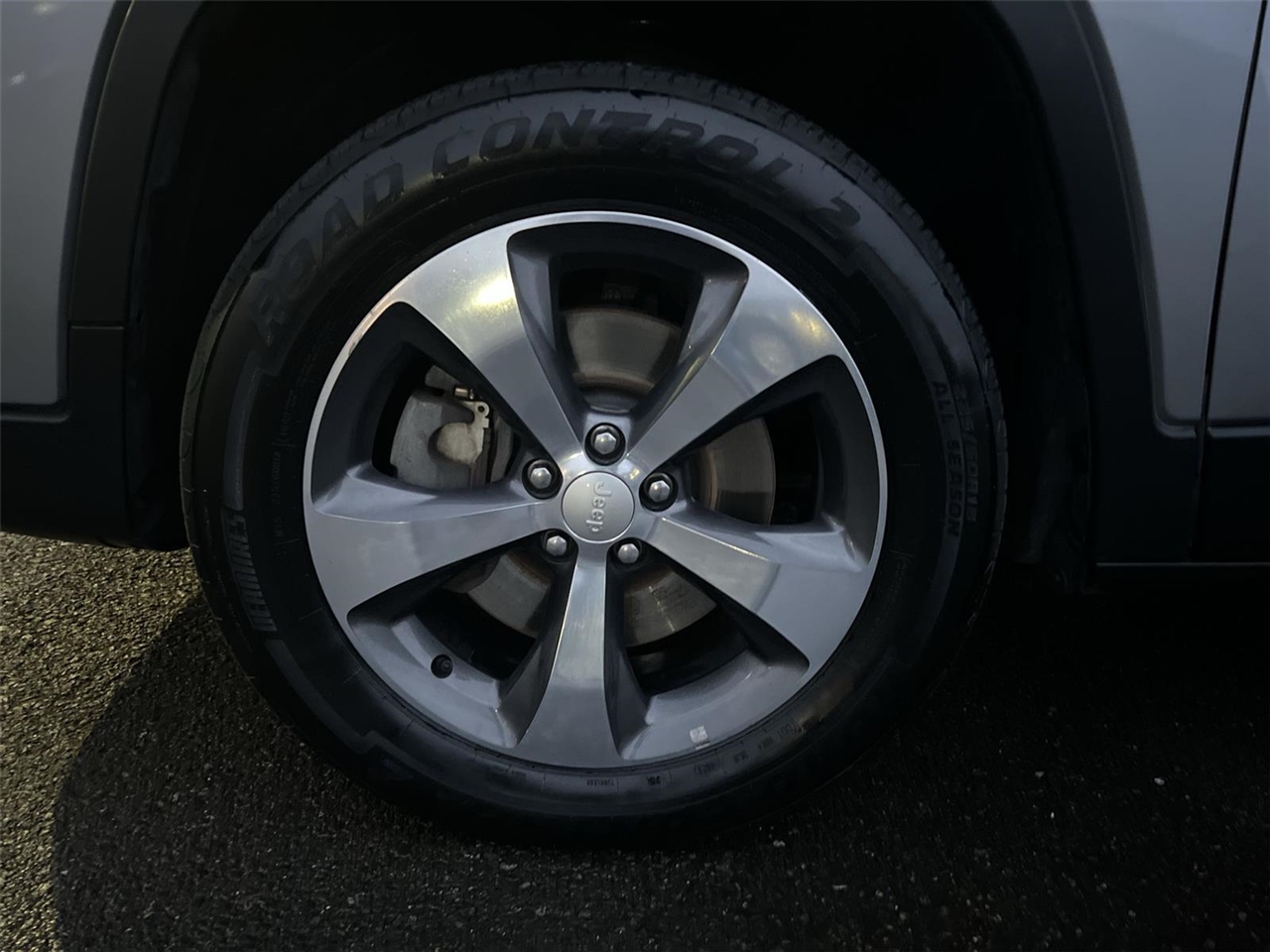 2019 Jeep Cherokee Limited photo 8