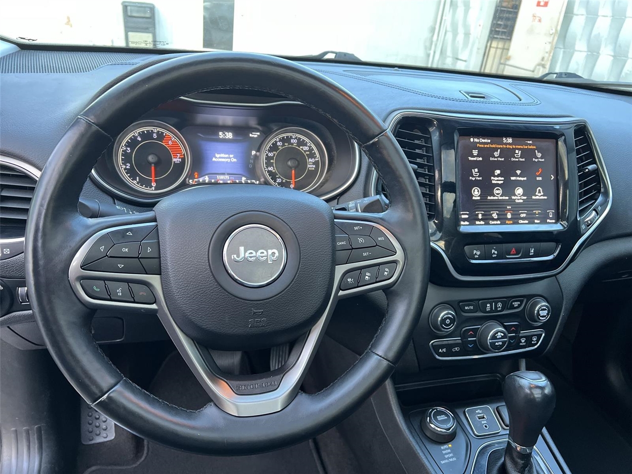 2019 Jeep Cherokee Limited photo 12