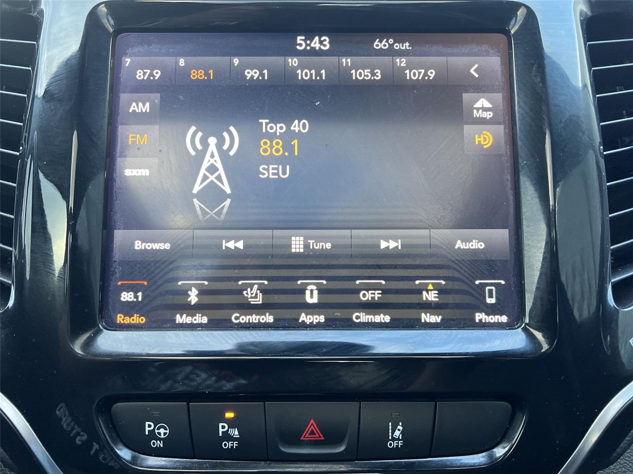 2019 Jeep Cherokee Limited photo 15