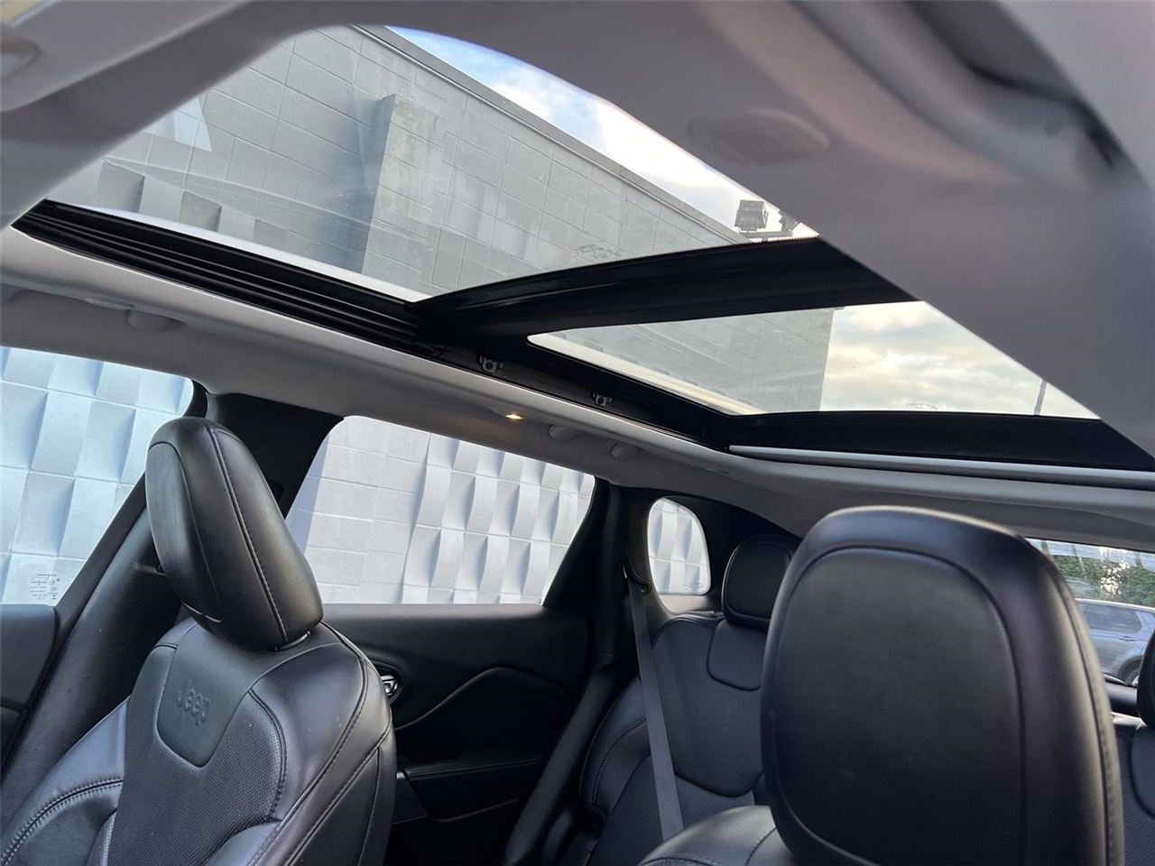2019 Jeep Cherokee Limited photo 20