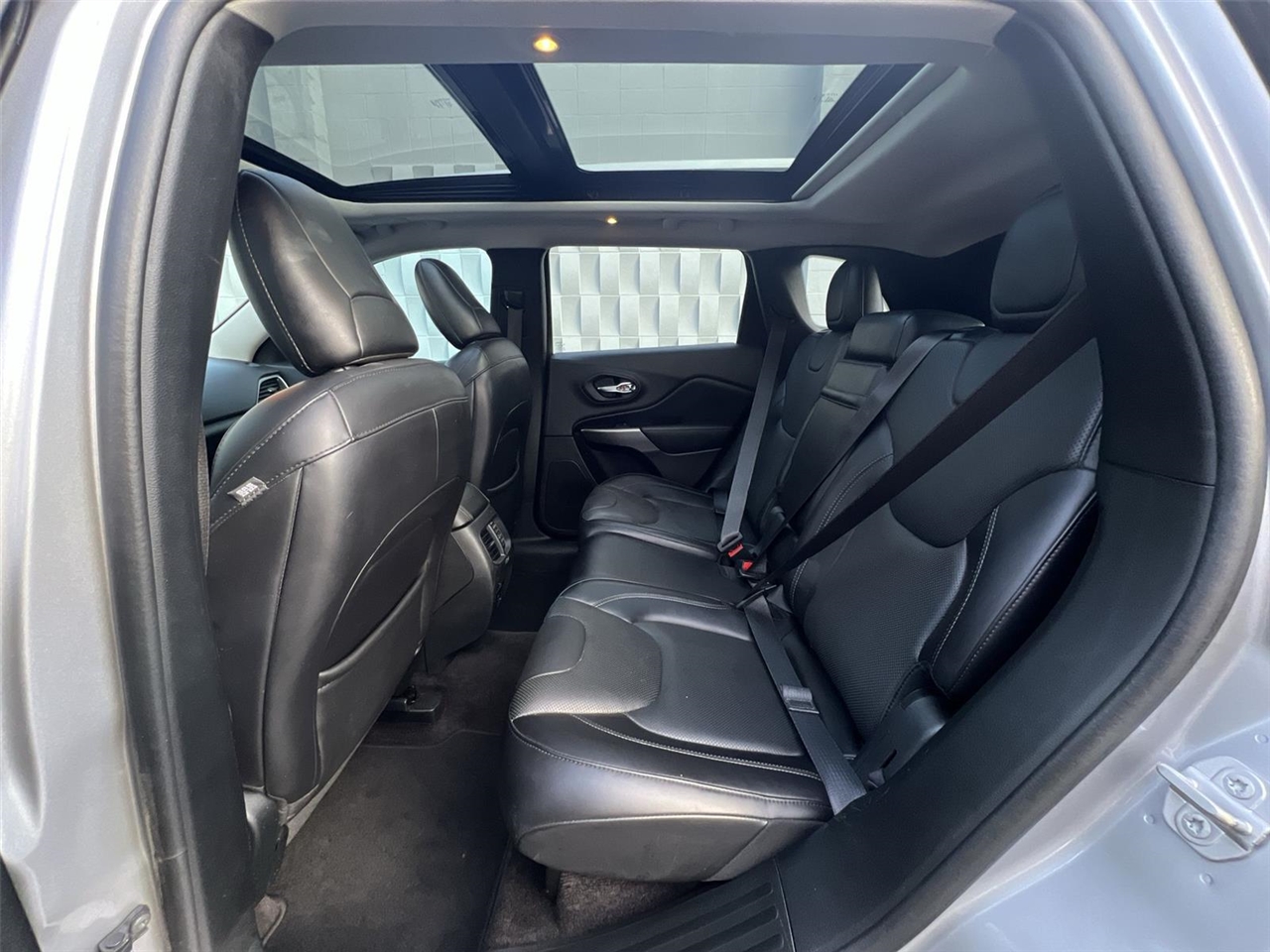 2019 Jeep Cherokee Limited photo 21