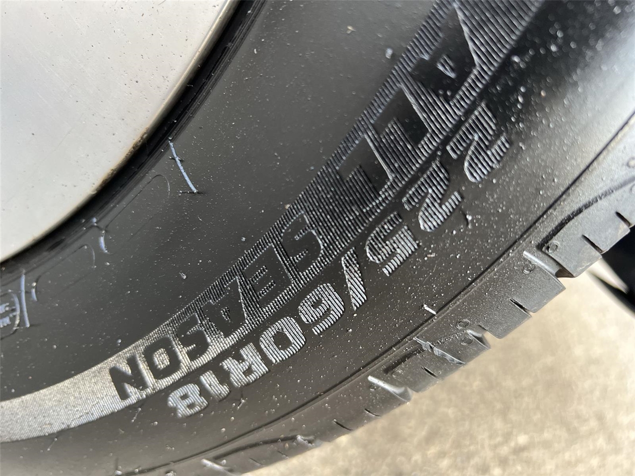 2019 Jeep Cherokee Limited photo 25
