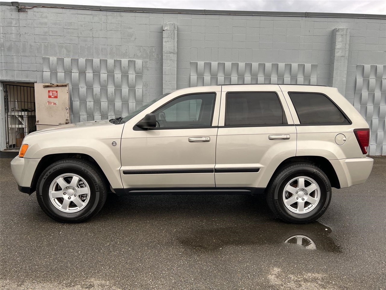 2008 Jeep Grand Cherokee Laredo photo 3