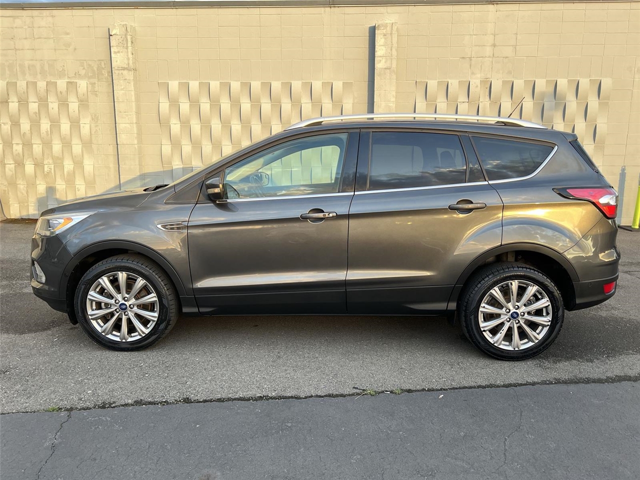 2018 Ford Escape Titanium photo 3