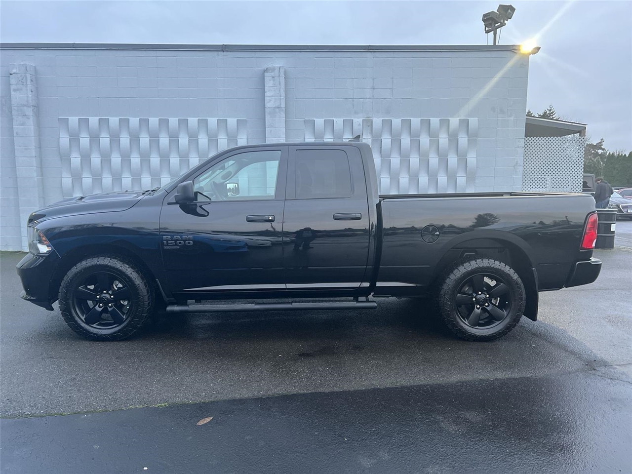 2022 Ram 1500 Classic Express photo 3